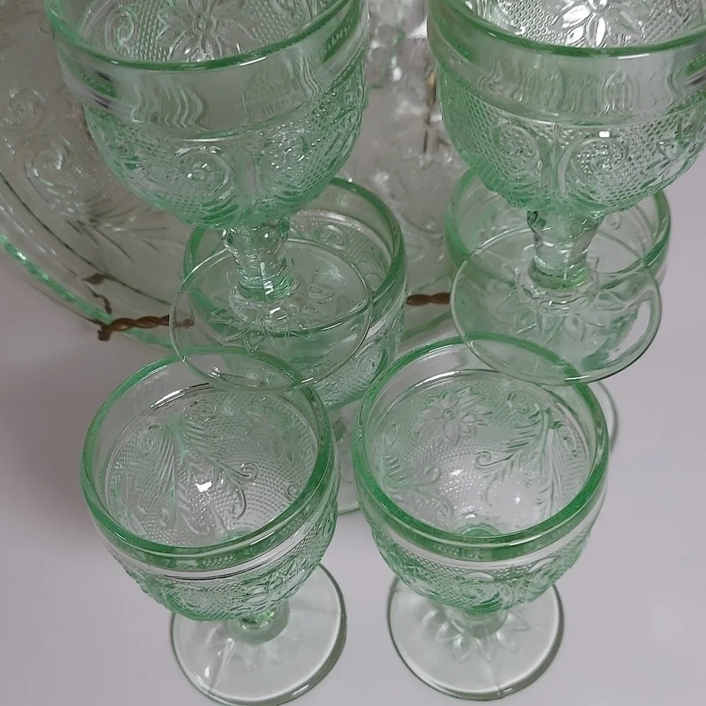 Indian glass set vintage  Chantilly Green